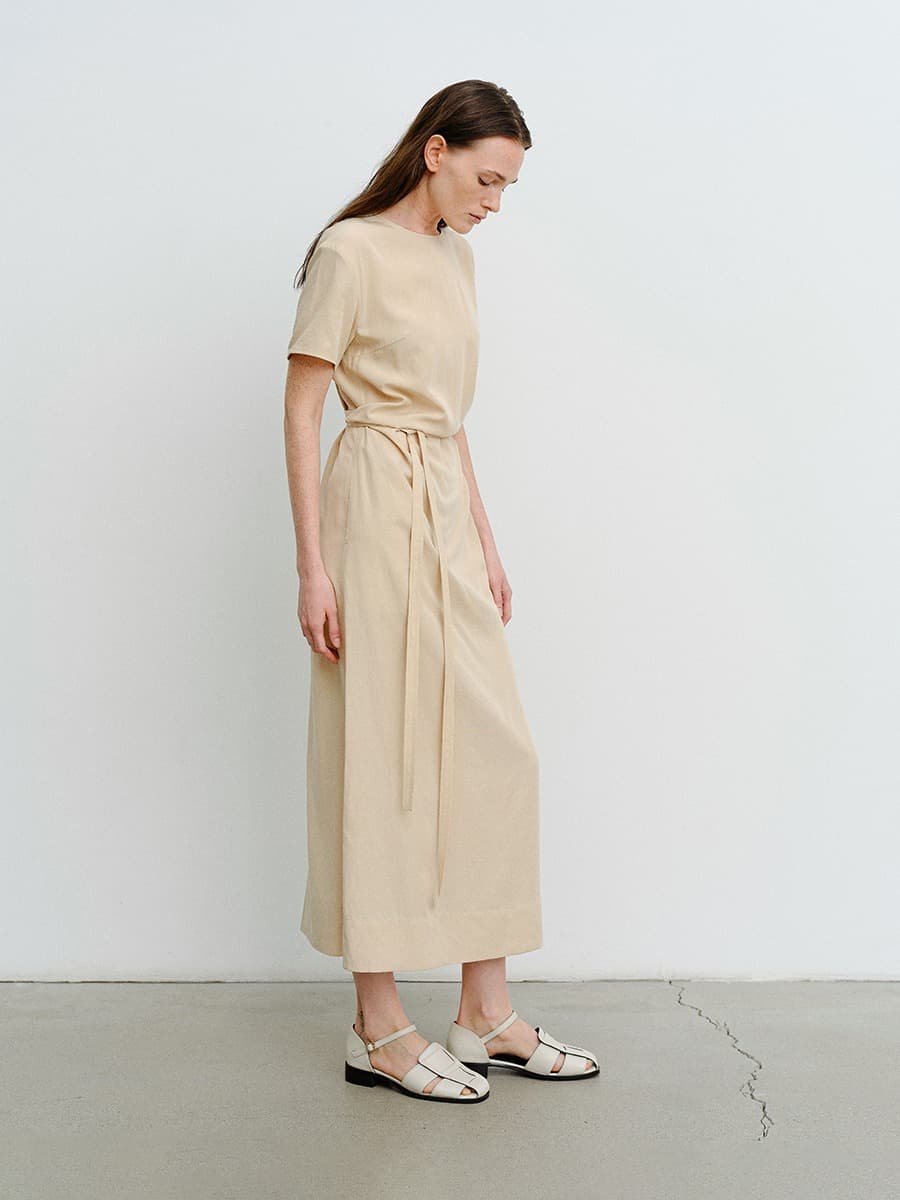 TVR DRAPED WAIST DRESS_BEIGE — vue 3