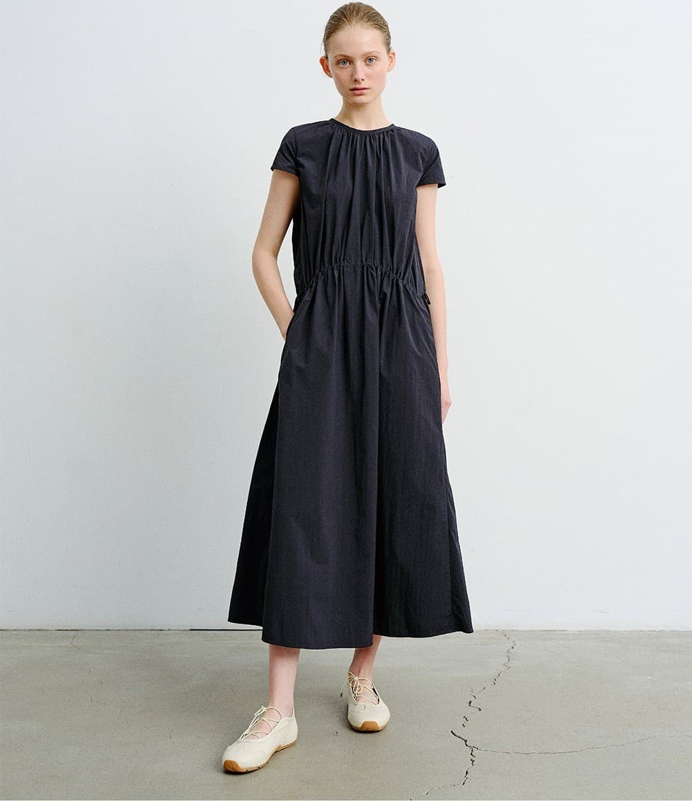 TVR ROUND NECK SHIRRING DRESS_D-NAVY — vue 5