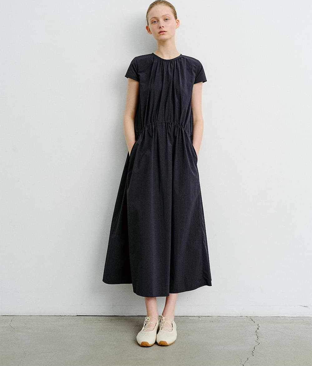 TVR ROUND NECK SHIRRING DRESS_D-NAVY — vue 9