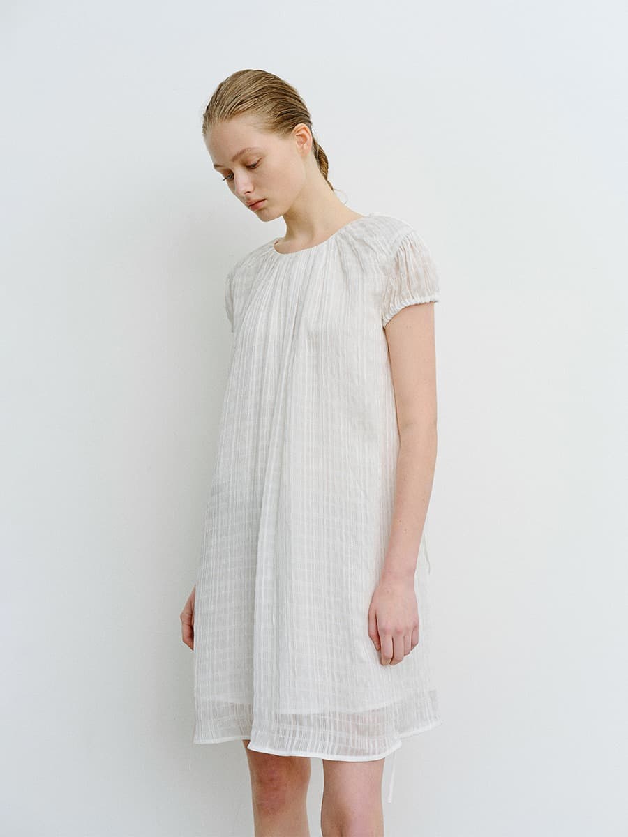 TVR CHECK VOLUME DRESS_WHITE — vue 2