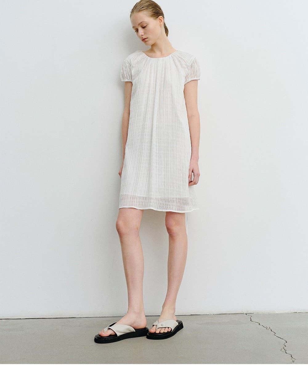 TVR CHECK VOLUME DRESS_WHITE — vue 9