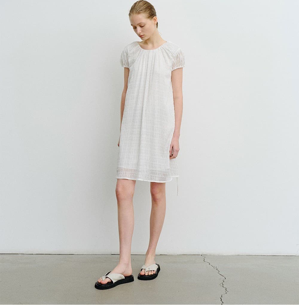 TVR CHECK VOLUME DRESS_WHITE — vue 10