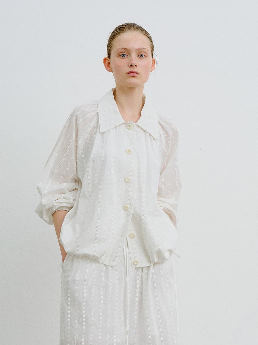 TVR EMBROIDERY COLLAR JUMPER_WHITE — vue 3