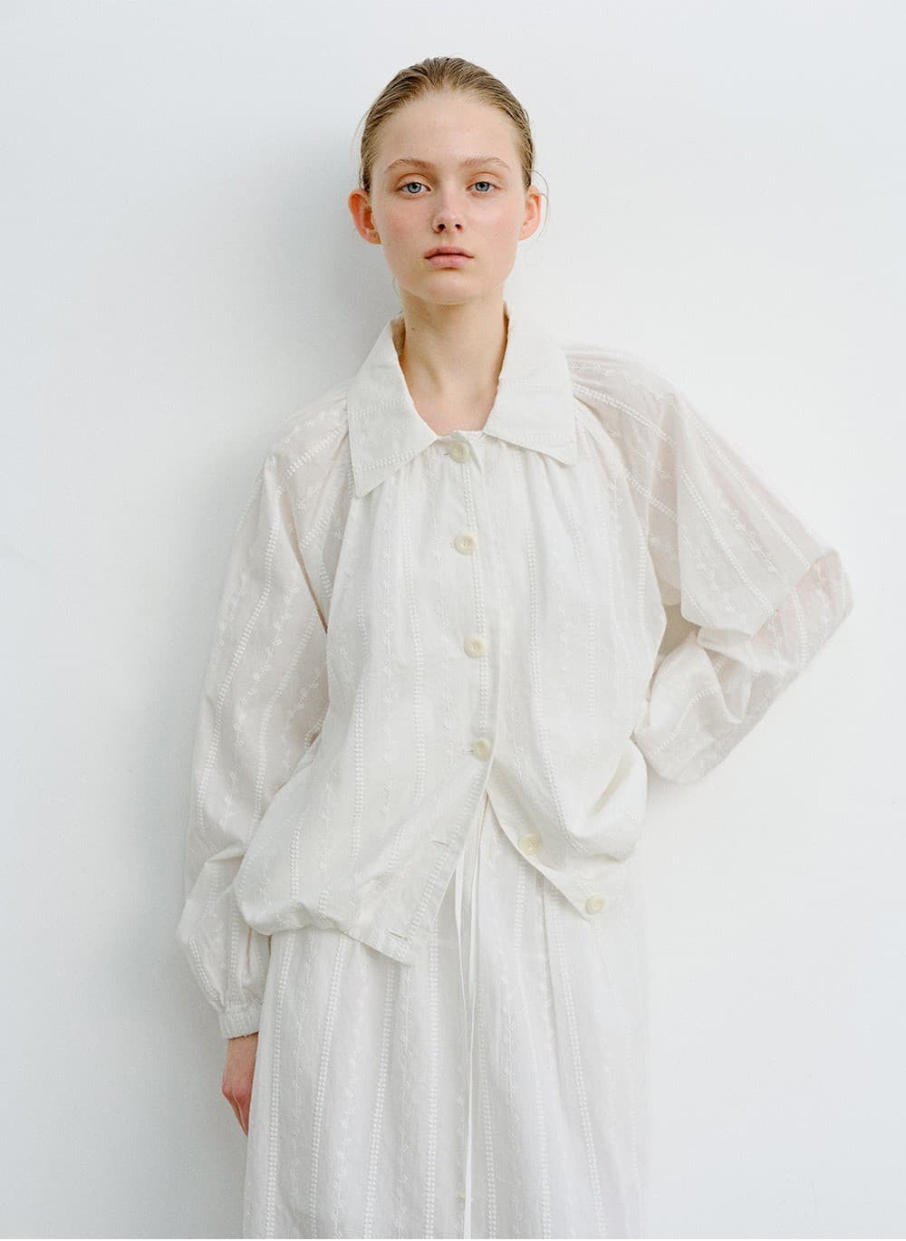 TVR EMBROIDERY COLLAR JUMPER_WHITE — vue 5