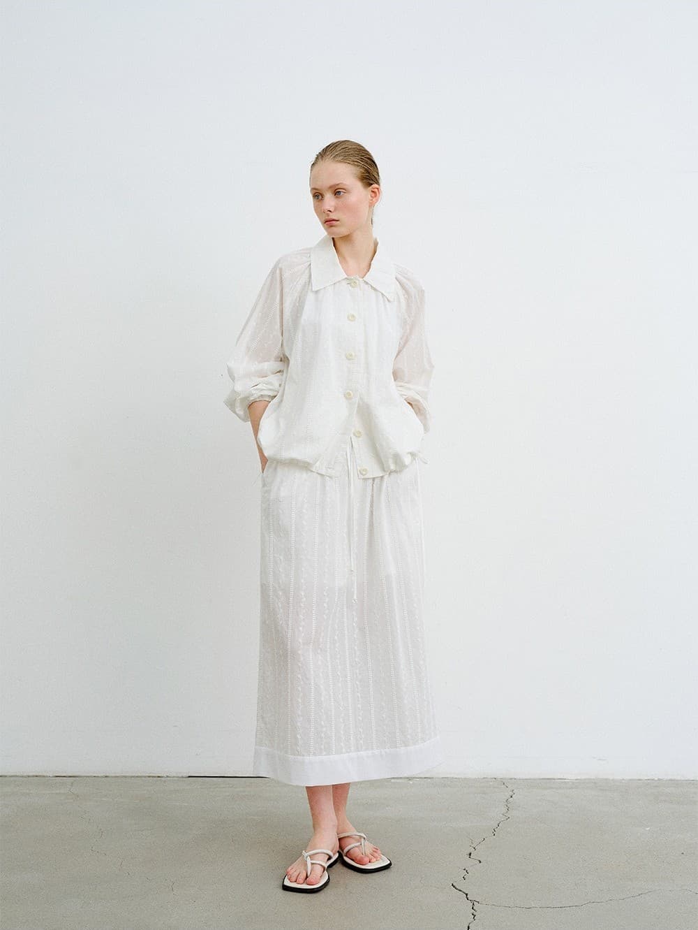 TVR EMBROIDERY COLLAR JUMPER_WHITE — vue 8