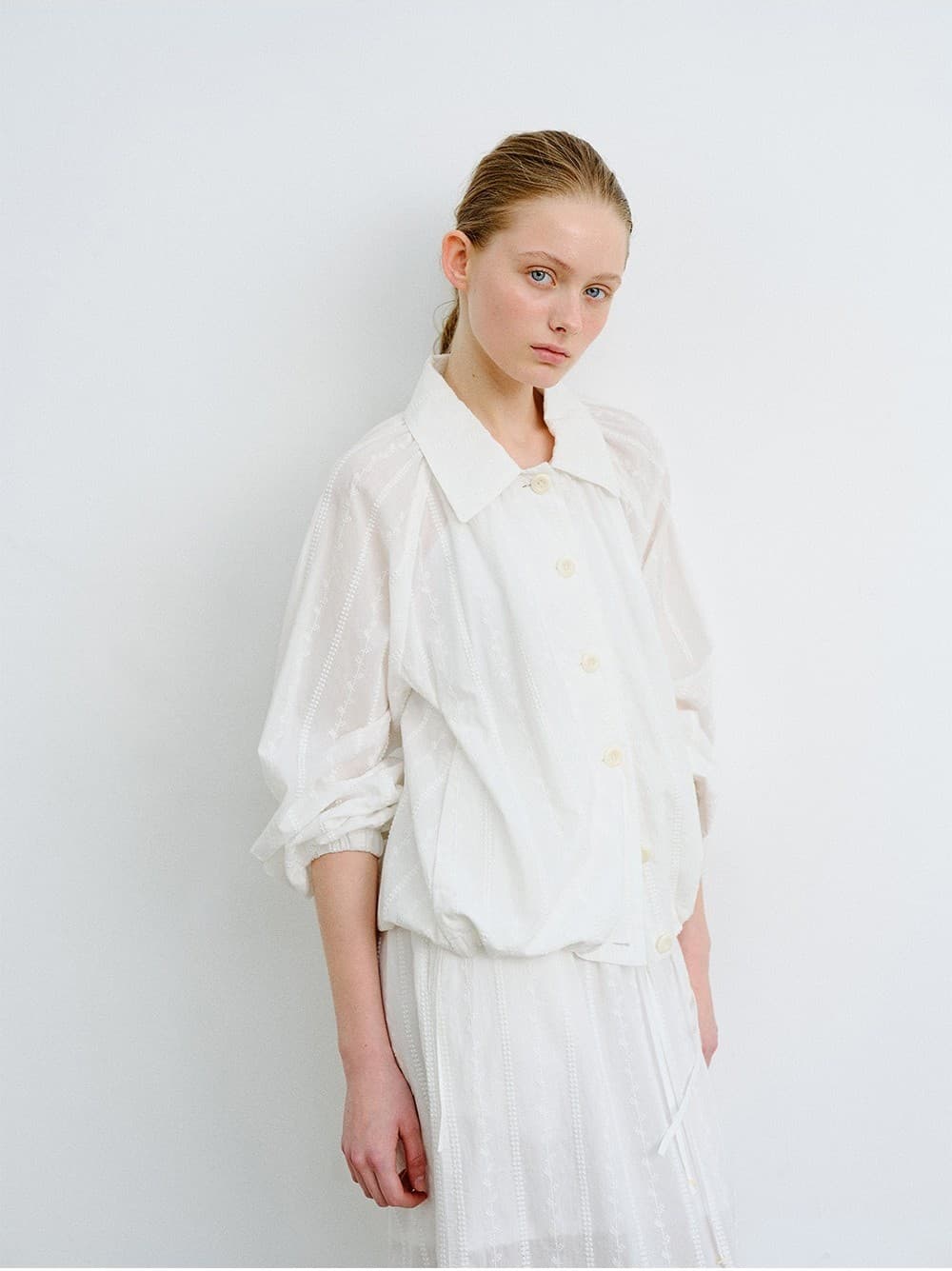 TVR EMBROIDERY COLLAR JUMPER_WHITE — vue 10