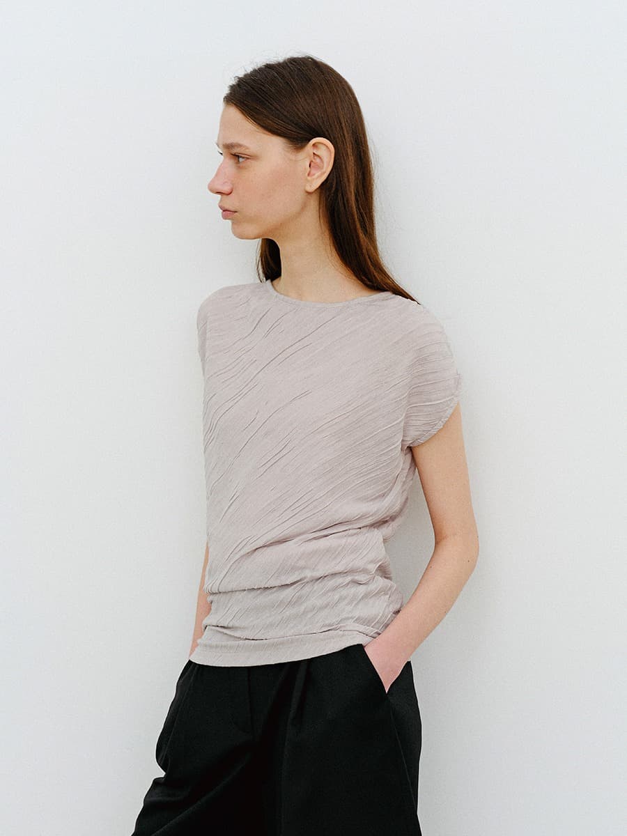 TVR ASYMMETRIC PLEATS TOP_BEIGE — vue 3