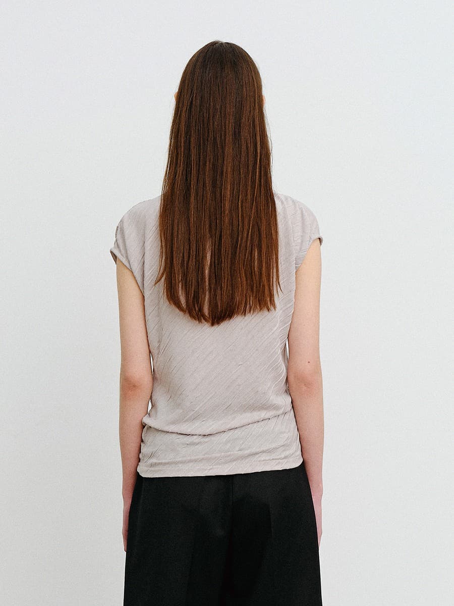 TVR ASYMMETRIC PLEATS TOP_BEIGE — vue 4