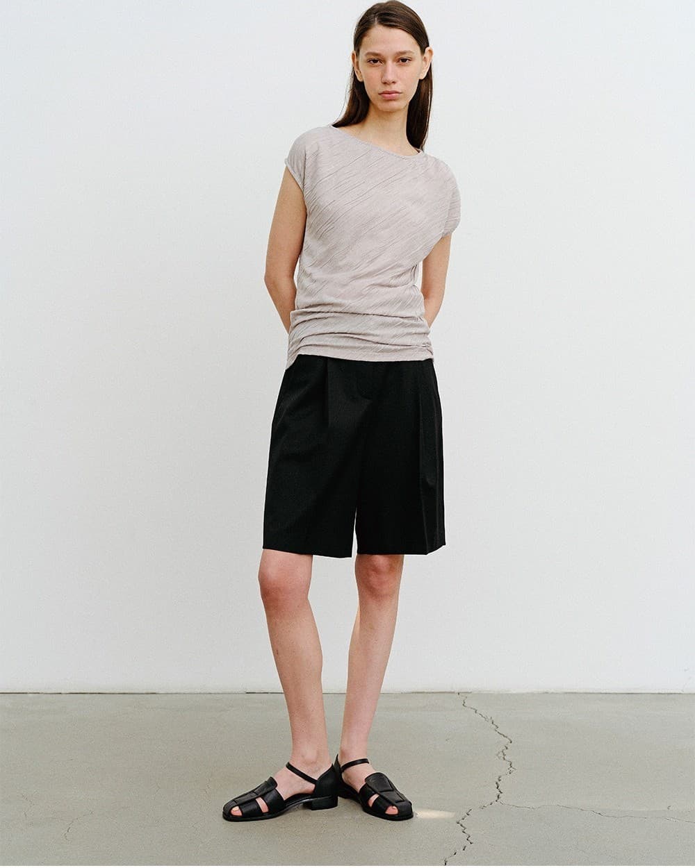 TVR ASYMMETRIC PLEATS TOP_BEIGE — vue 7