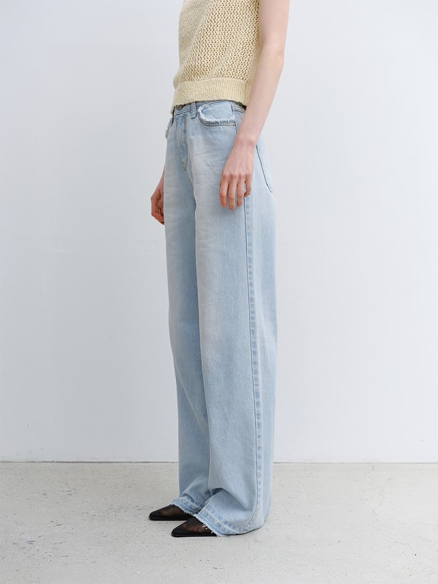 TVR FRINGE WASHED LOOSE FIT DENIM_LIGHT BLUE — vue 3