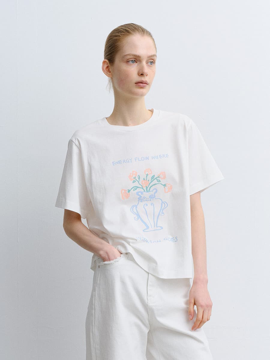 TVR VASE OF FLOWERS TOP_WHITE — vue 2