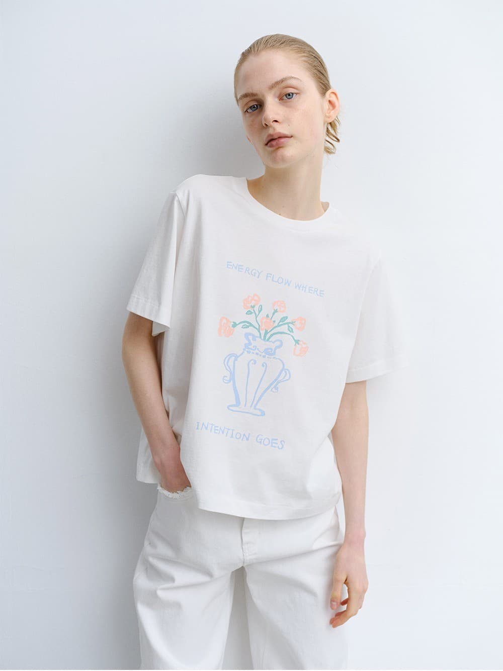 TVR VASE OF FLOWERS TOP_WHITE — vue 5