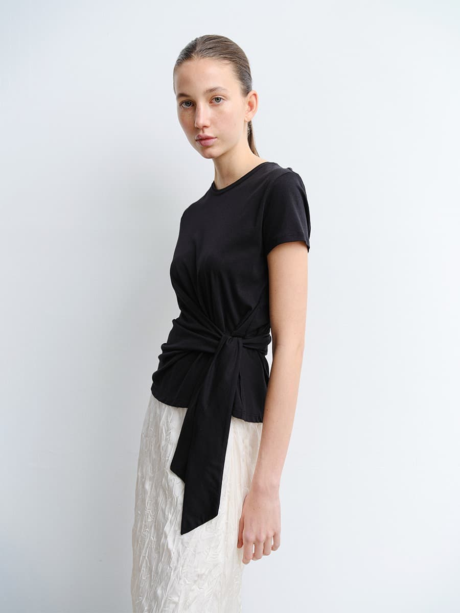 TVR WAIST TIE HALF SLEEVE TOP_BLACK — vue 3