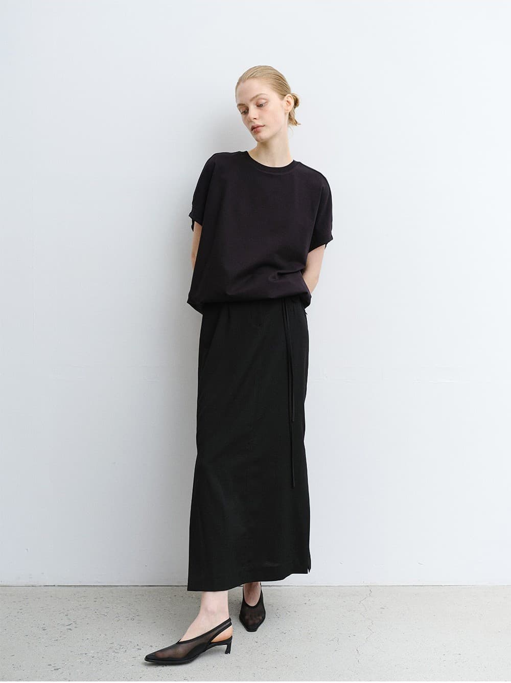 TVR VOLUME SATIN STRING TOP_BLACK — vue 6