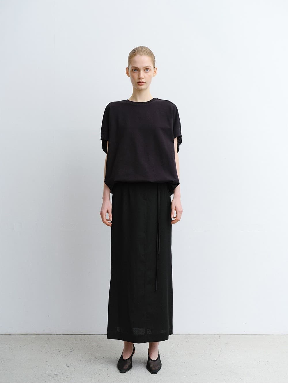TVR VOLUME SATIN STRING TOP_BLACK — vue 7