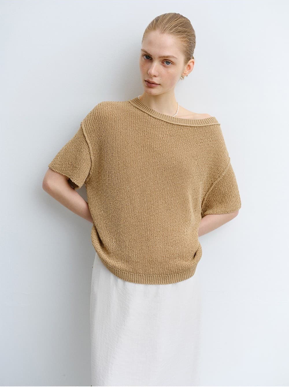 TVR ONE OFF-SHOULDER KNIT TOP_BEIGE — vue 10