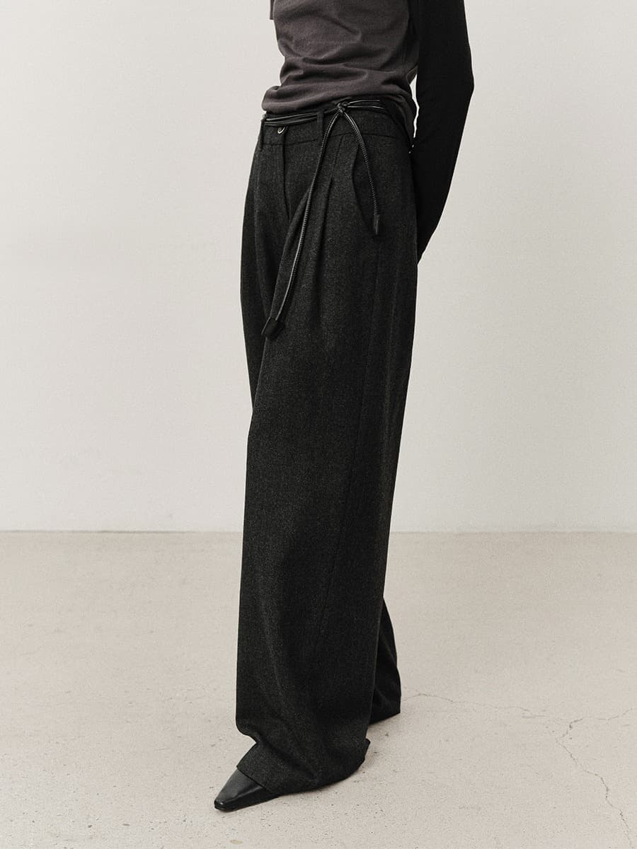 TVF WOOL WIDE TWO TUCK TROUSERS_CHARCOAL — vue 2