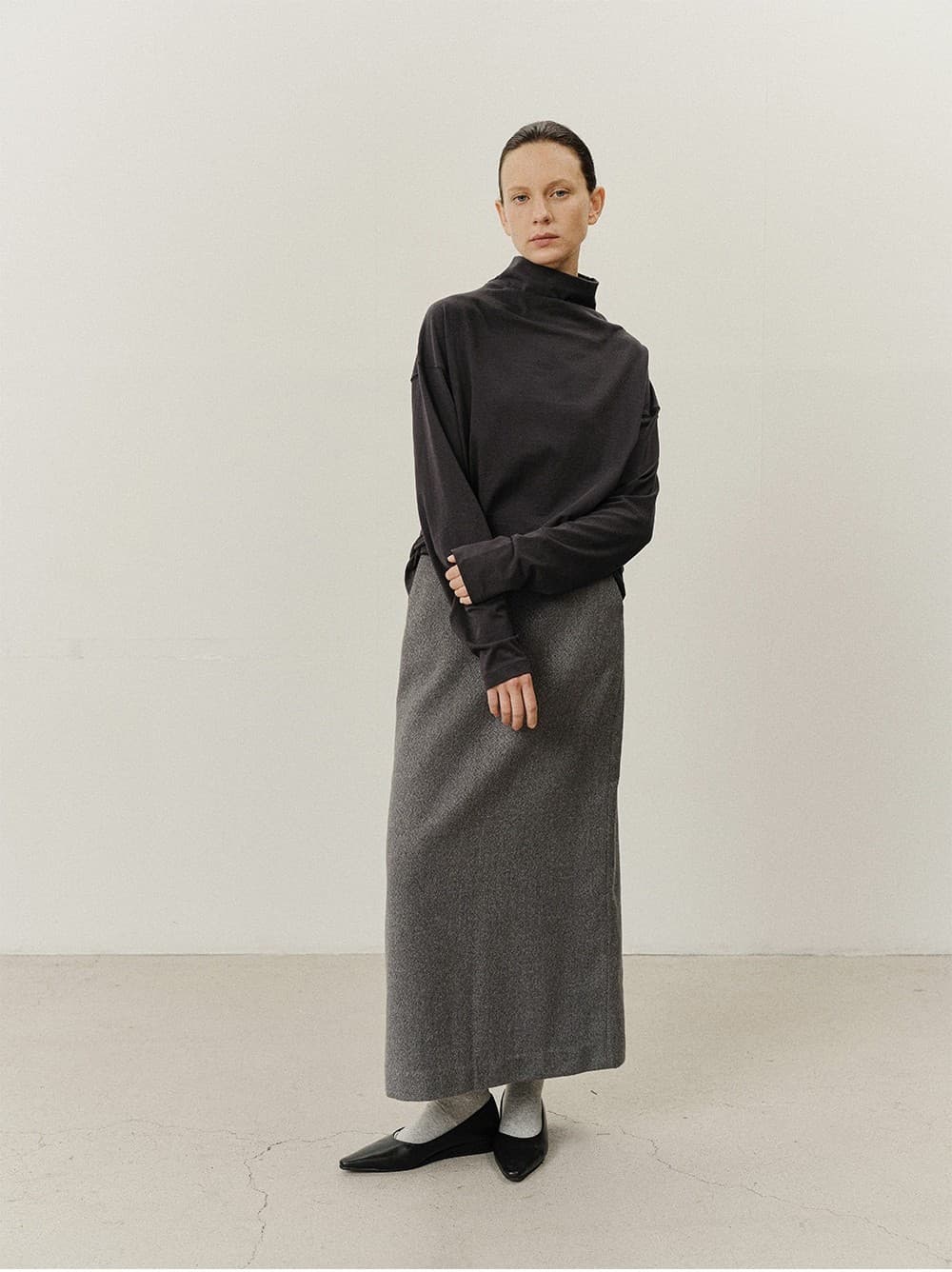 TVF LOOSE TURTLENECK TOP_CHARCOAL — vue 8