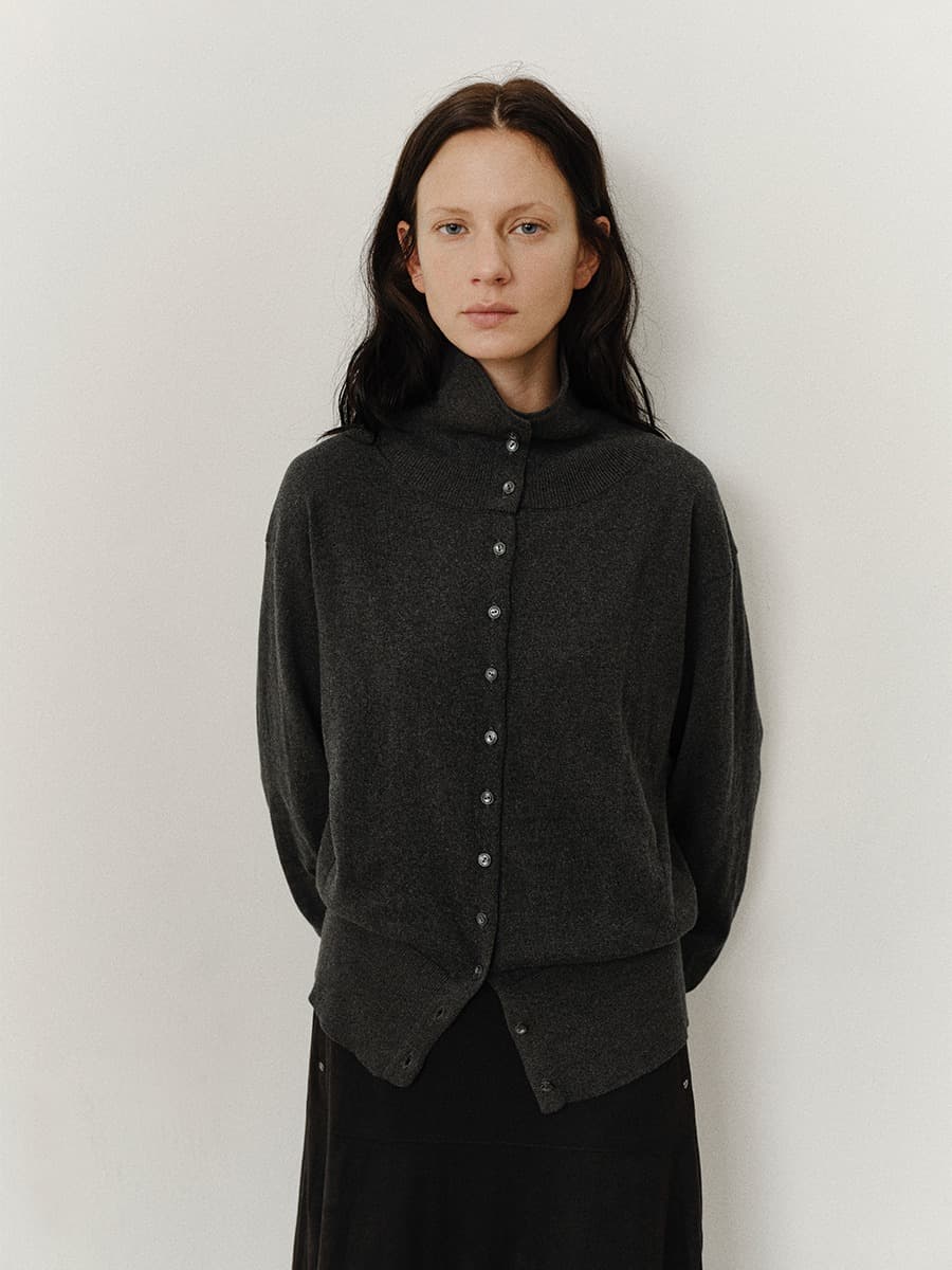 TVF COTTON CASHMERE TURTLENECK KNIT CARDIGAN_CHARCOAL — vue 1
