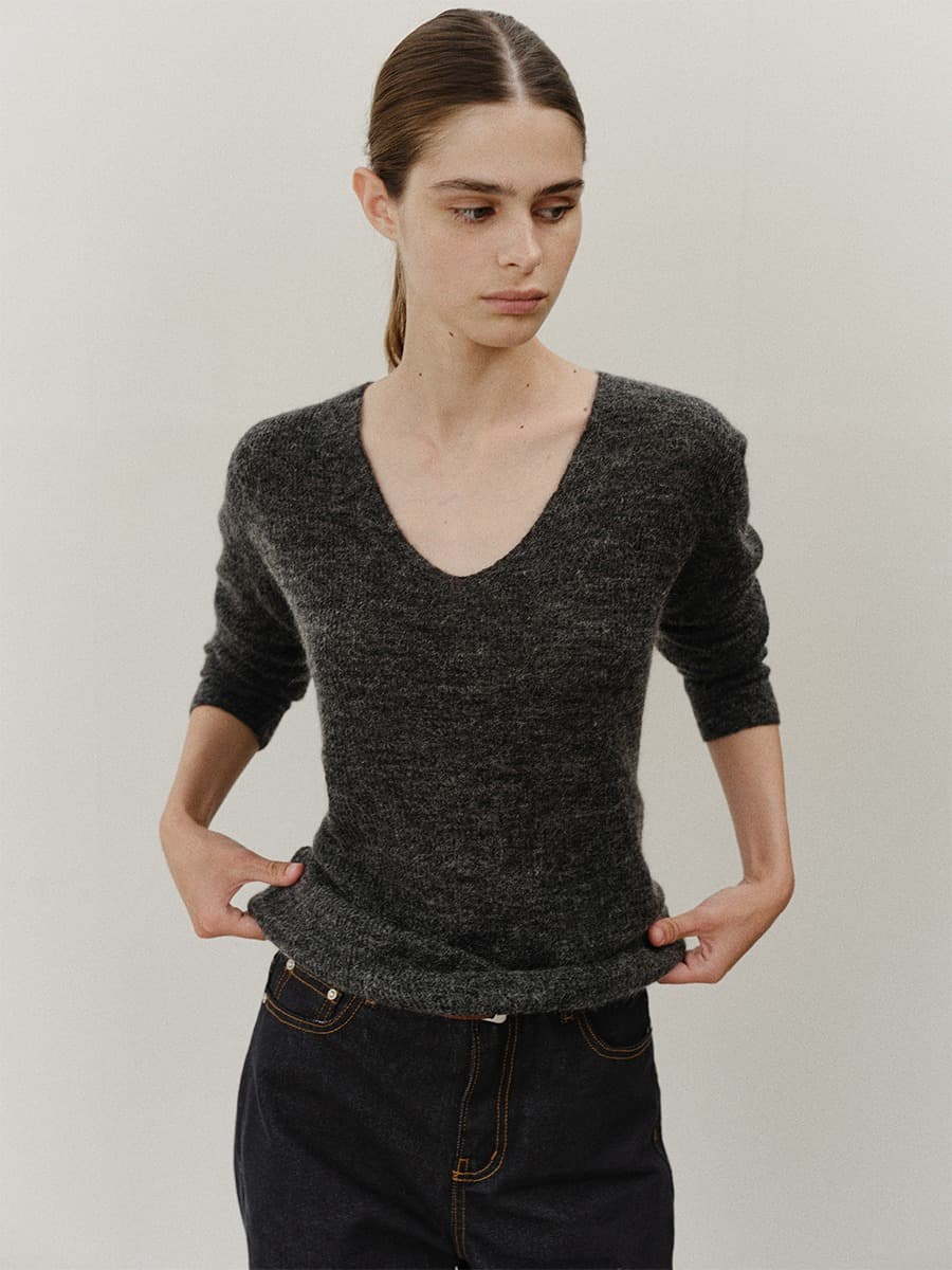 TVF DEEP V-NECK SLIM KNIT TOP_CHARCOAL — vue 4