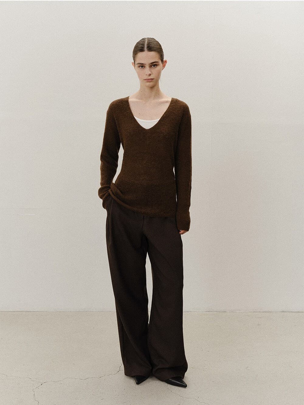 TVF DEEP V-NECK SLIM KNIT TOP_BROWN — vue 6