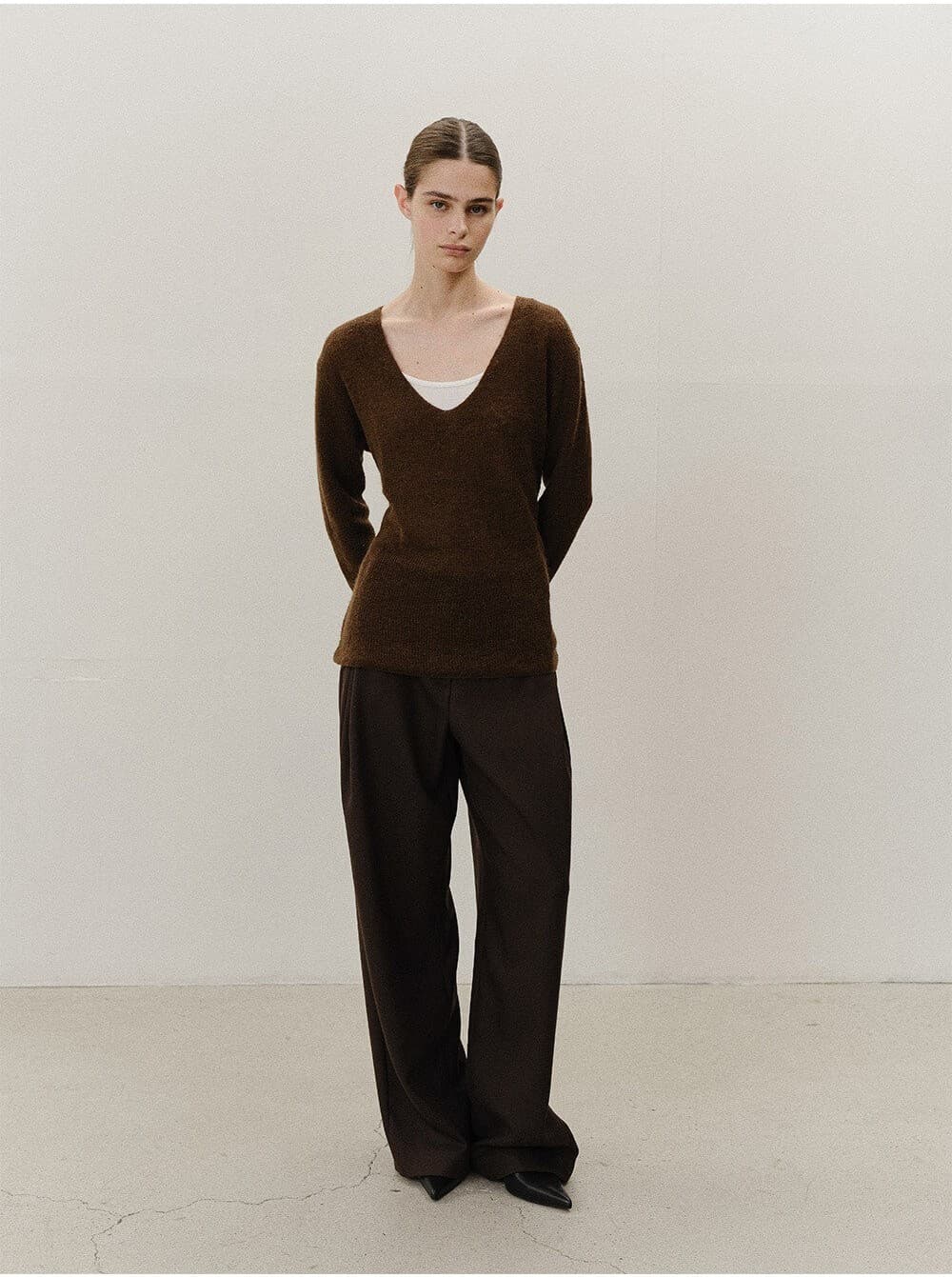 TVF DEEP V-NECK SLIM KNIT TOP_BROWN — vue 7