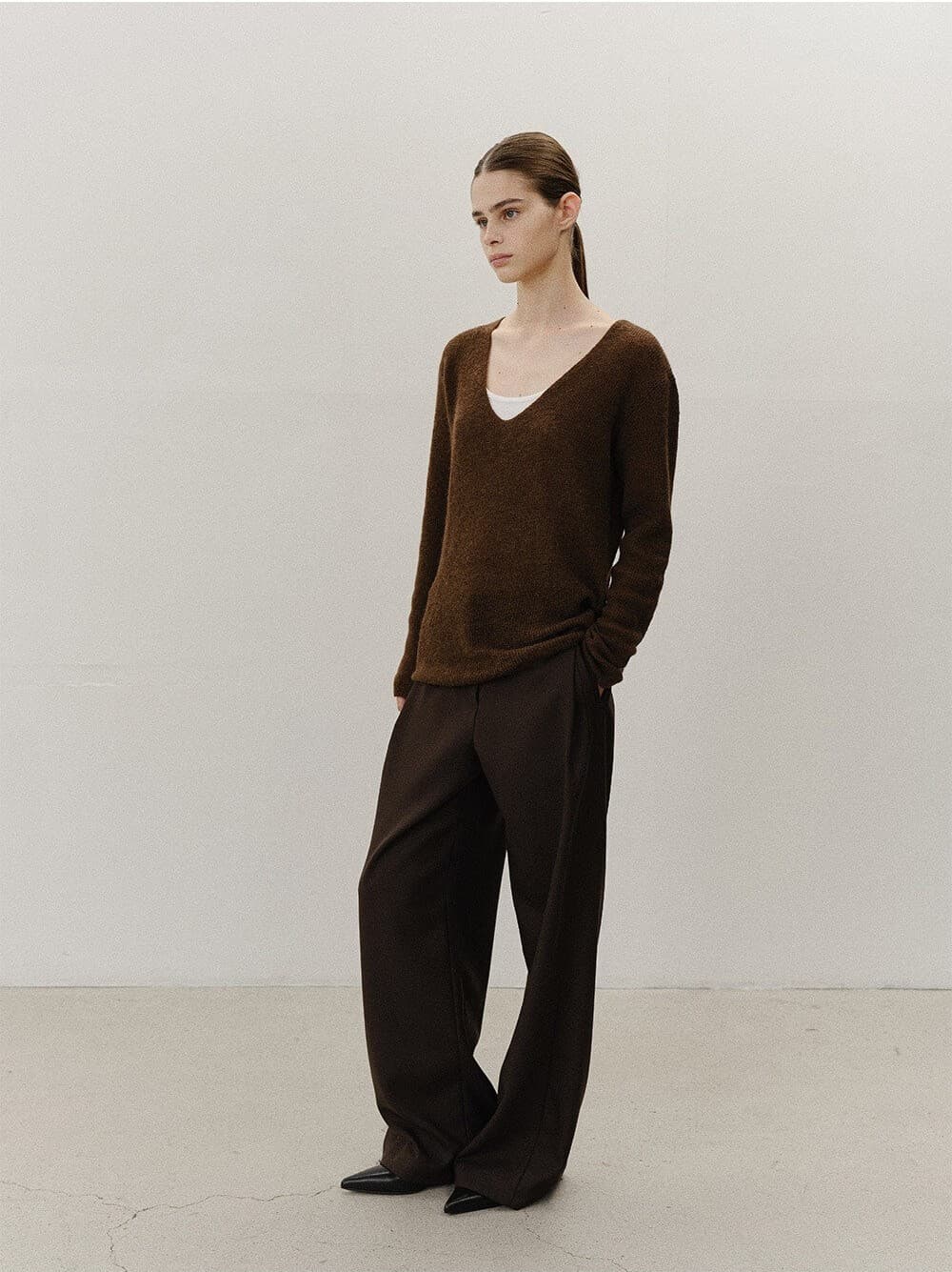 TVF DEEP V-NECK SLIM KNIT TOP_BROWN — vue 11