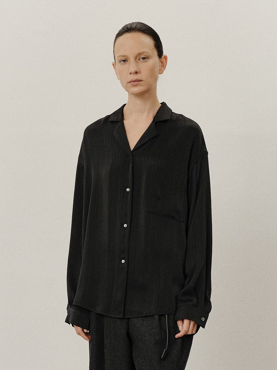 TVF GLOSSY STRIPED SHIRT_BLACK — vue 3
