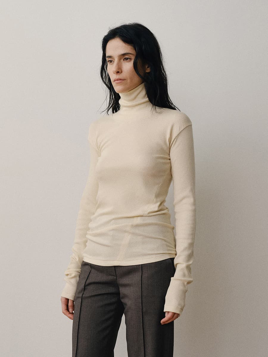 TVW WOOL TURTLENECK TOP_IVORY — vue 5