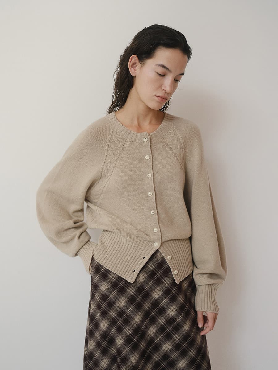 TVF MERINO WOOL CABLE KNIT CARDIGAN_L-BEIGE — vue 4