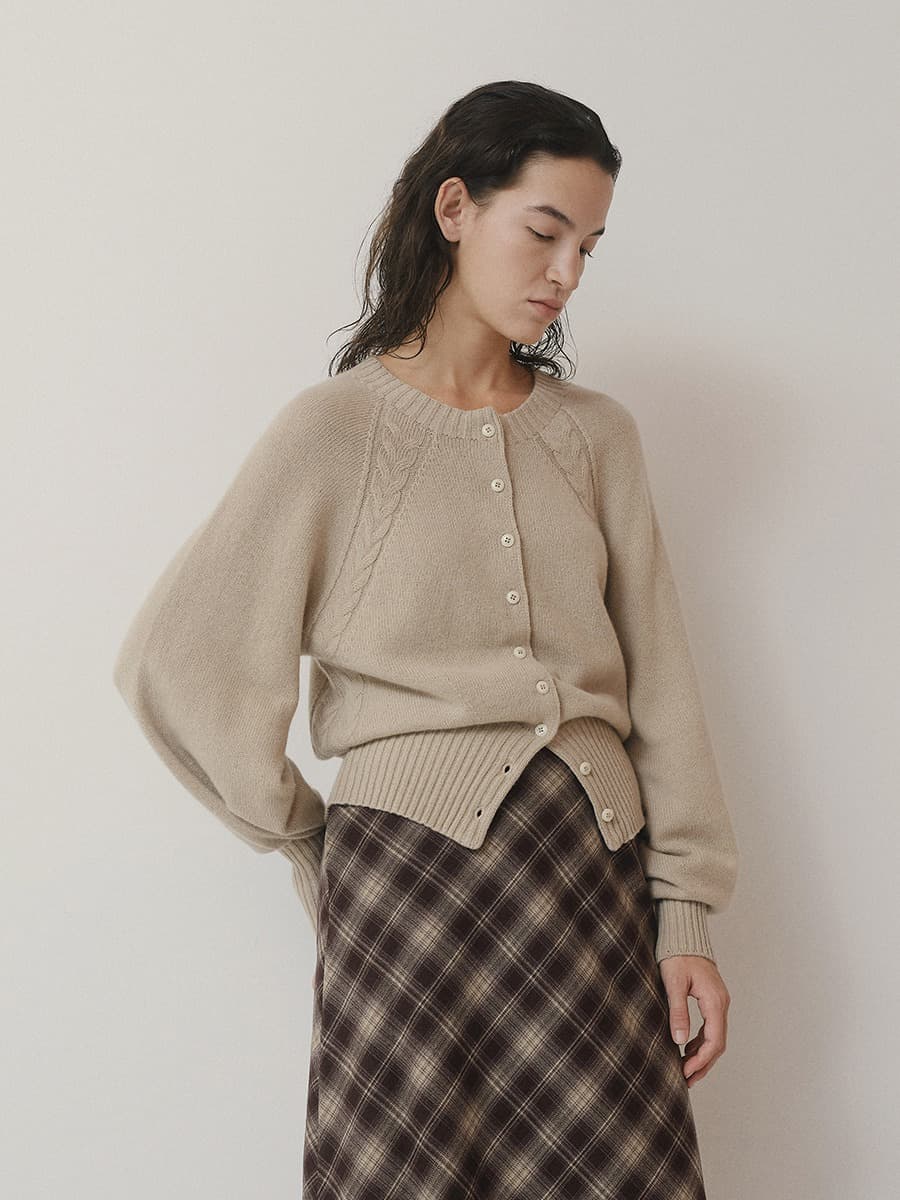 TVF MERINO WOOL CABLE KNIT CARDIGAN_L-BEIGE — vue 5