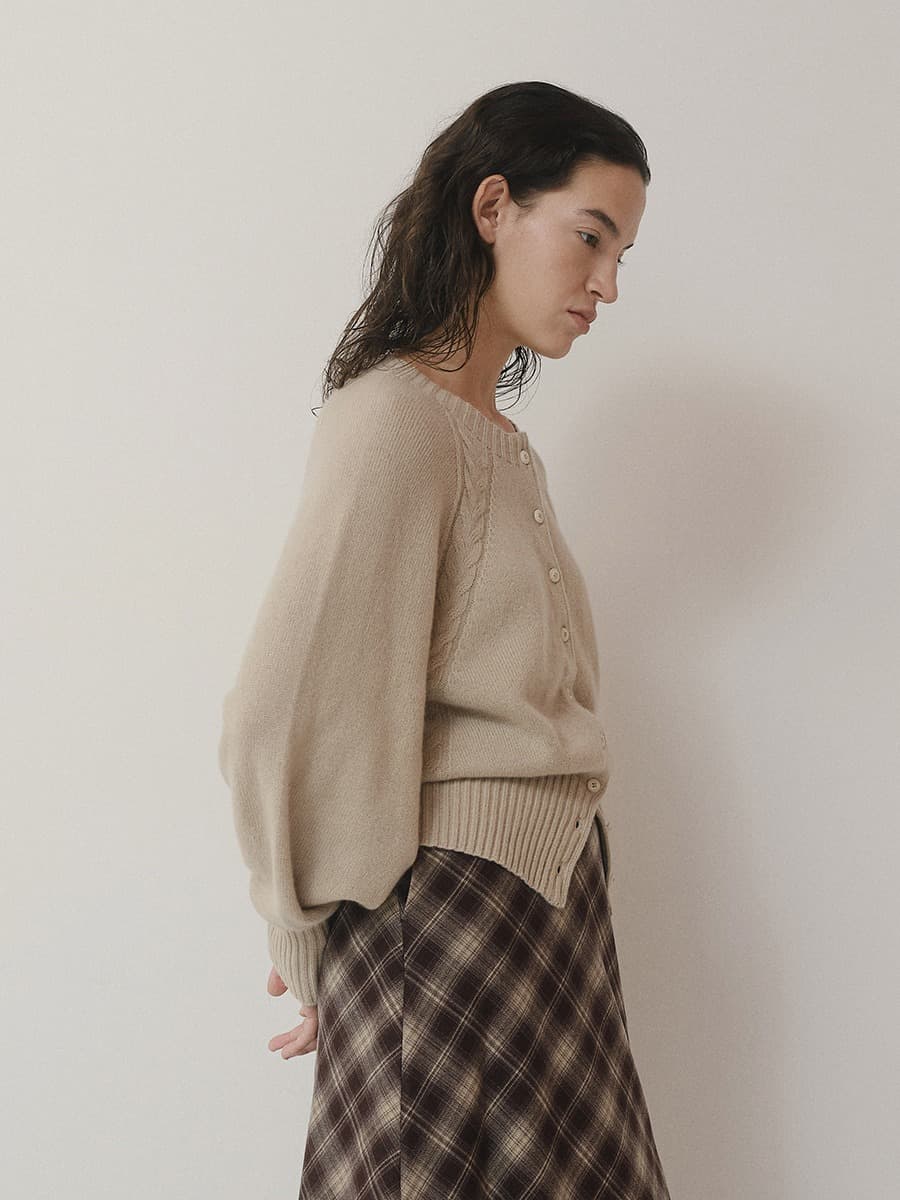 TVF MERINO WOOL CABLE KNIT CARDIGAN_L-BEIGE — vue 6