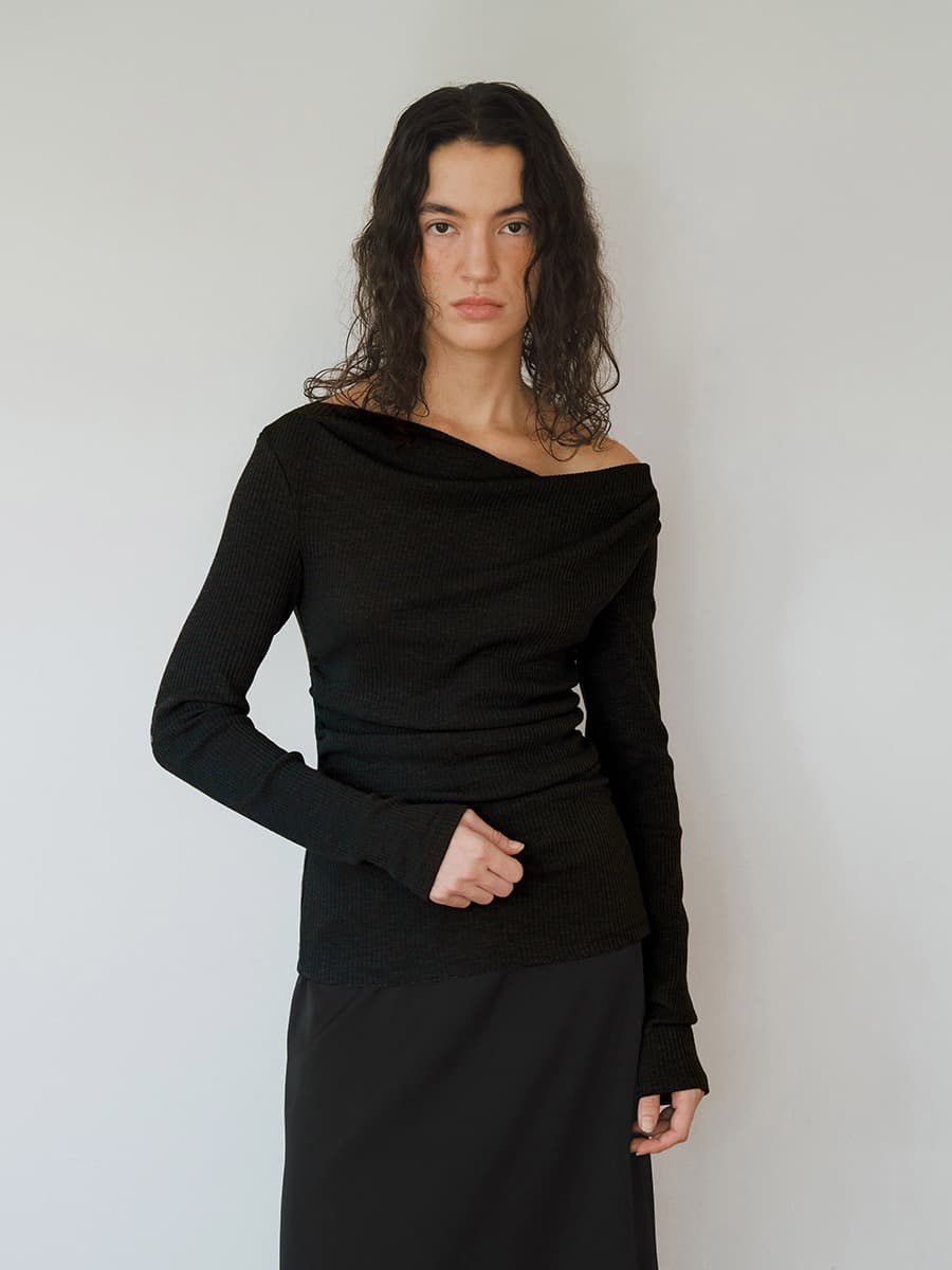 TVW SHIRRING OFF-SHOULDER TOP_BLACK — vue 6