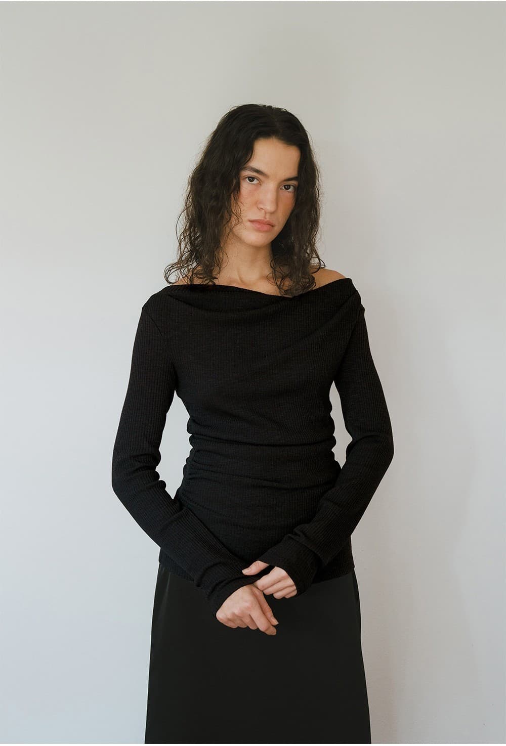 TVW SHIRRING OFF-SHOULDER TOP_BLACK — vue 9