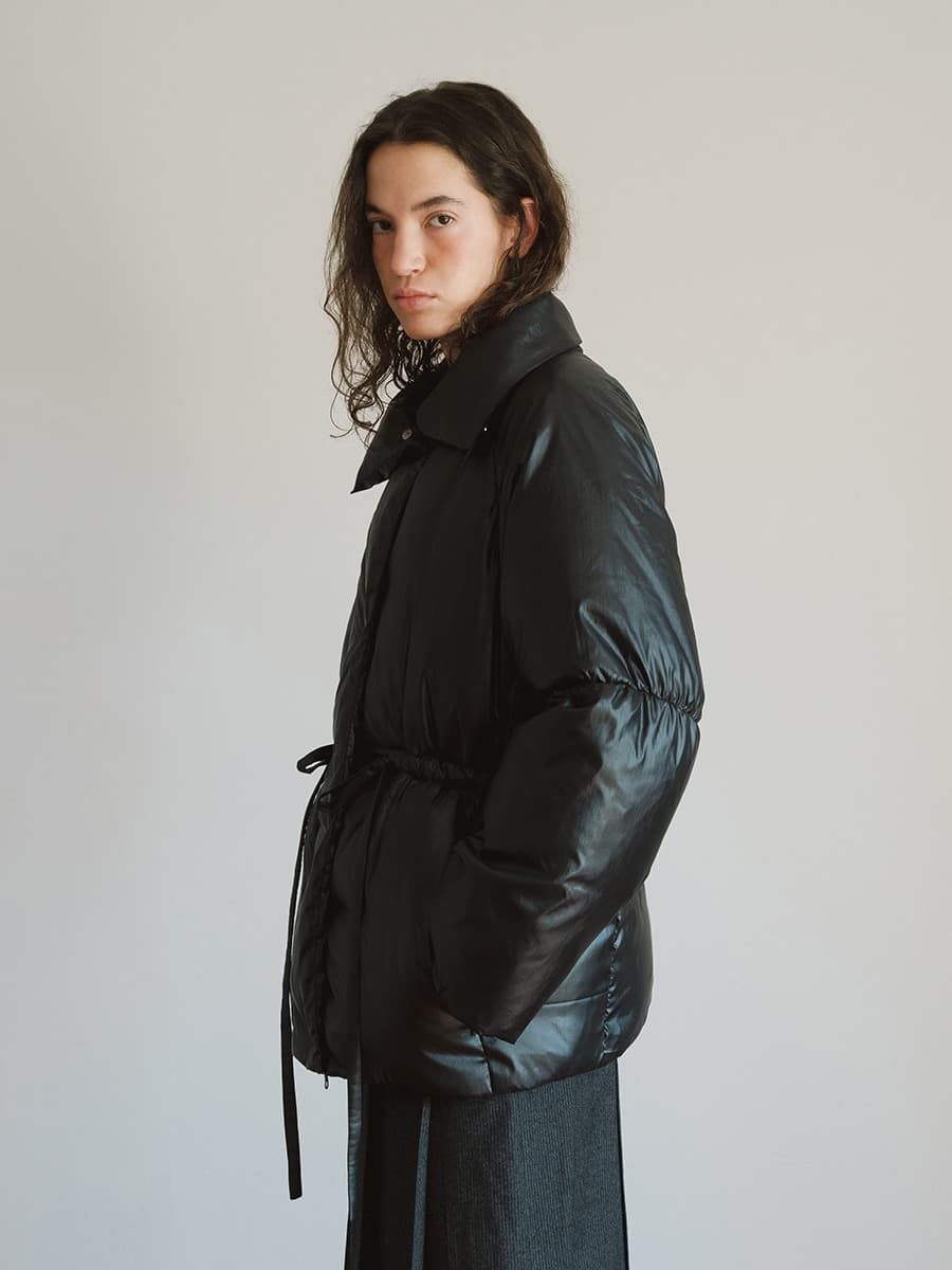 TVW HIGH NECK COLLAR GOOSE DOWN_BLACK — vue 4