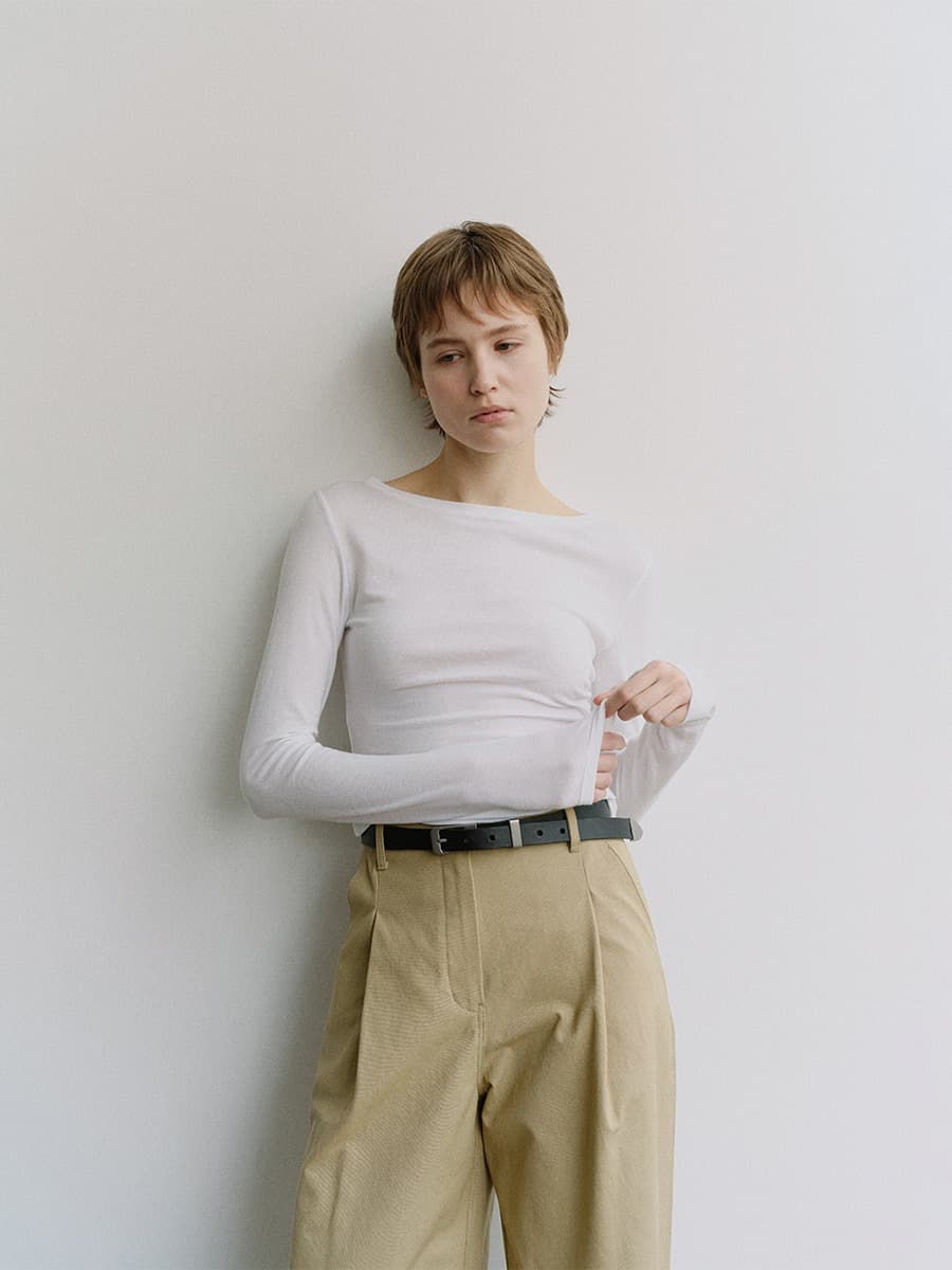 TIS COTTON ONE TUCK WIDE PANTS_BEIGE — vue 3