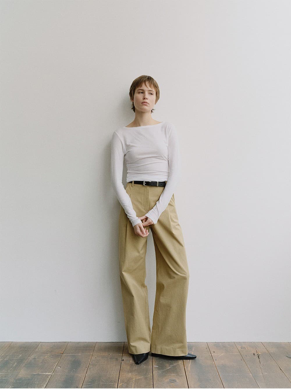 TIS COTTON ONE TUCK WIDE PANTS_BEIGE — vue 9