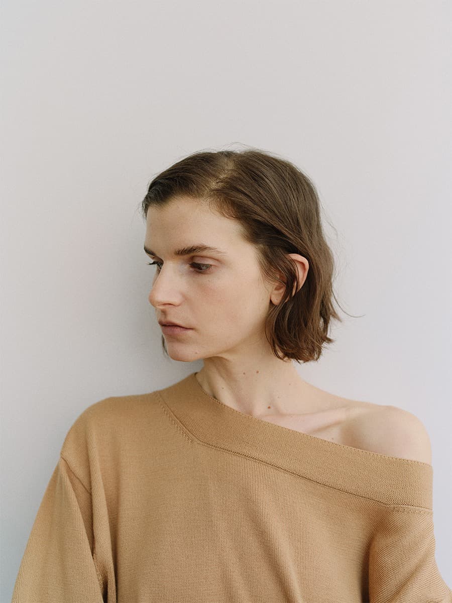 TIS WOOL OFF-SHOULDER KNIT TOP_BEIGE — vue 2
