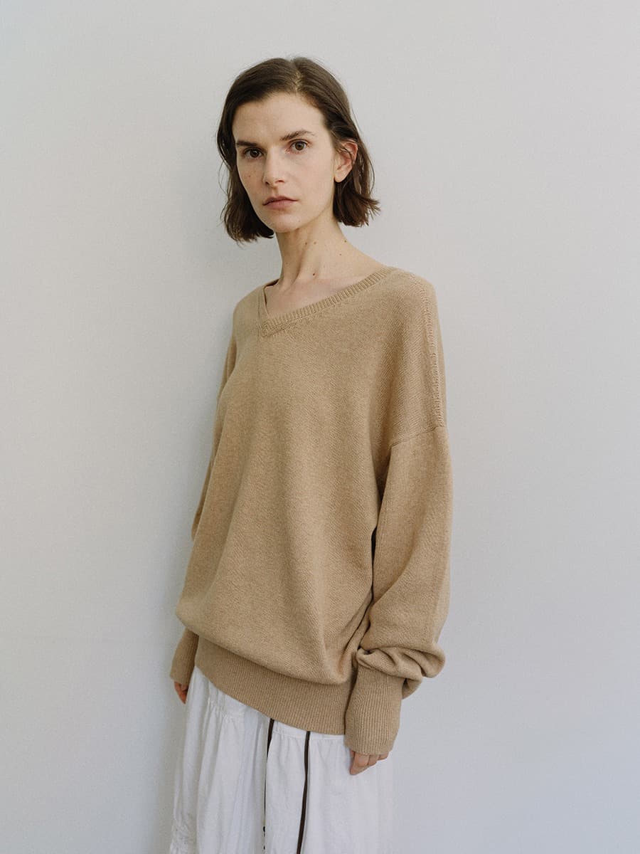 TIS CASHMERE V-NECK KNIT_BEIGE — vue 3
