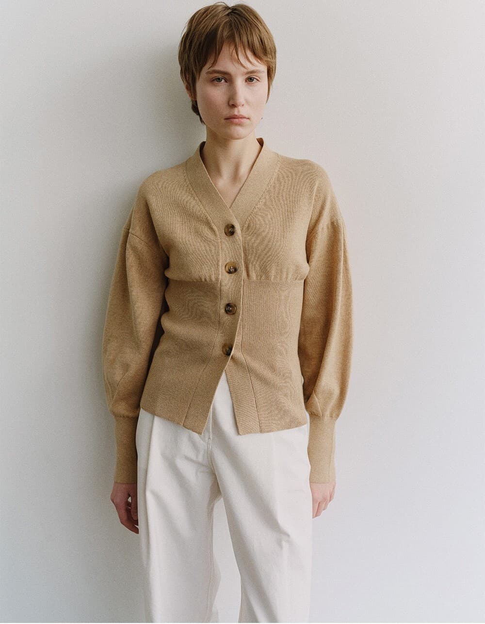 TIS COTTON CASHMERE V-NECK KNIT CARDIGAN_BEIGE — vue 8
