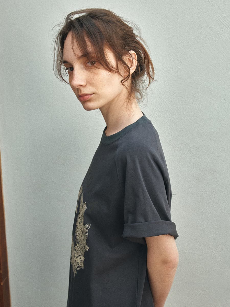 TIR LACE GRAPHIC ART TOP_CHARCOAL — vue 5