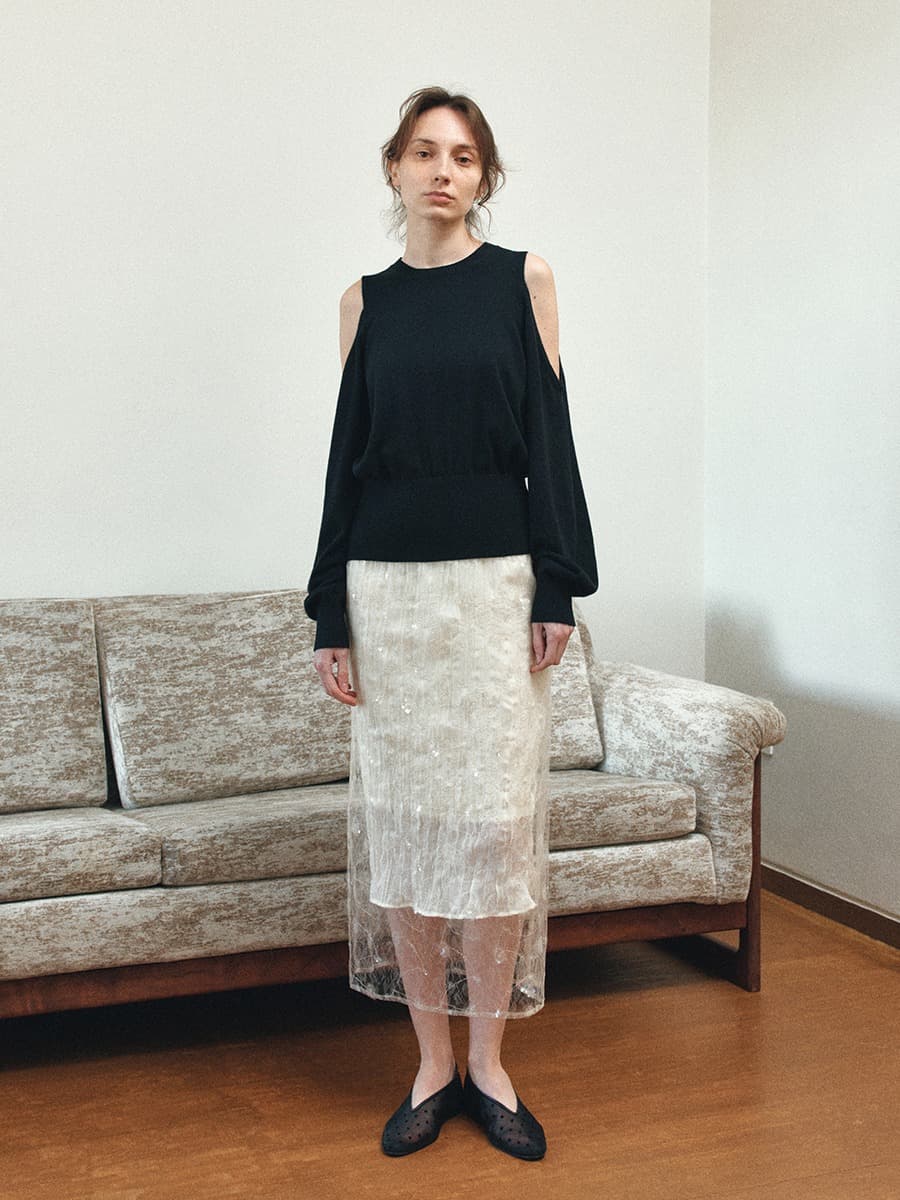 TIS OPEN SHOULDER VOLUME KNIT TOP_BLACK — vue 3