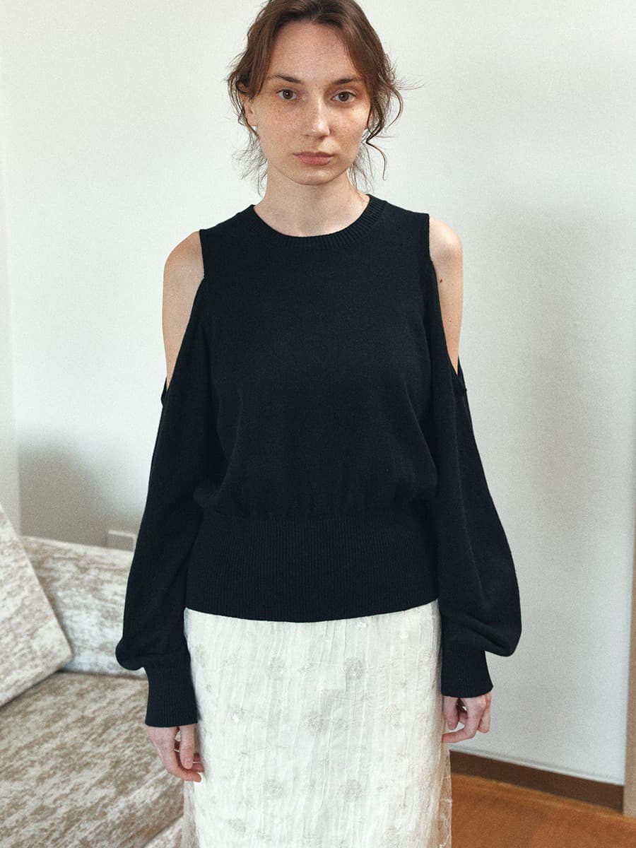 TIS OPEN SHOULDER VOLUME KNIT TOP_BLACK — vue 6