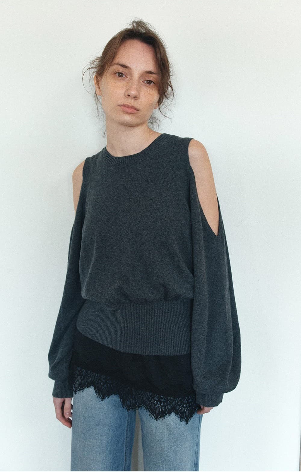 TIS OPEN SHOULDER VOLUME KNIT TOP_CHARCOAL — vue 11