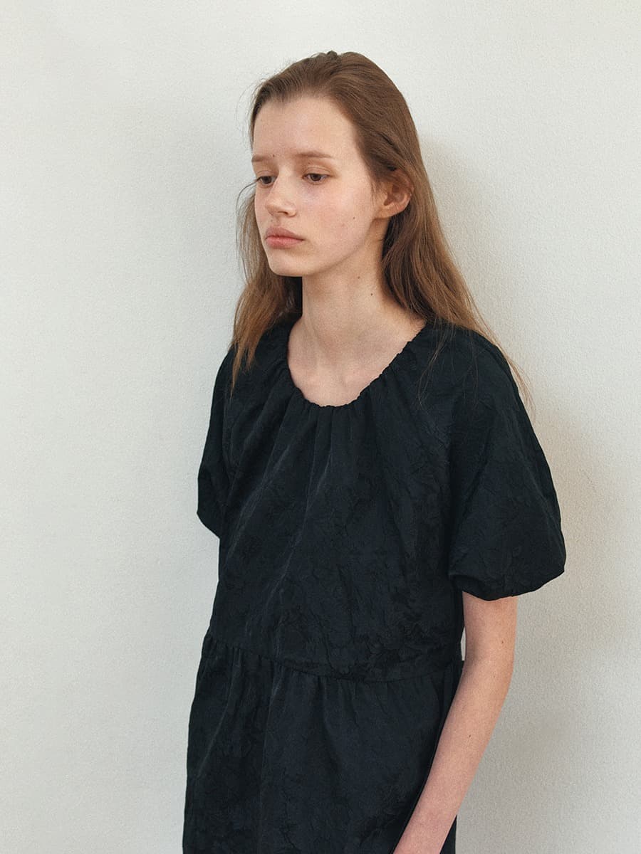 TIS JACQUARD TWO WAY SHIRRING PUFF DRESS_BLACK — vue 6