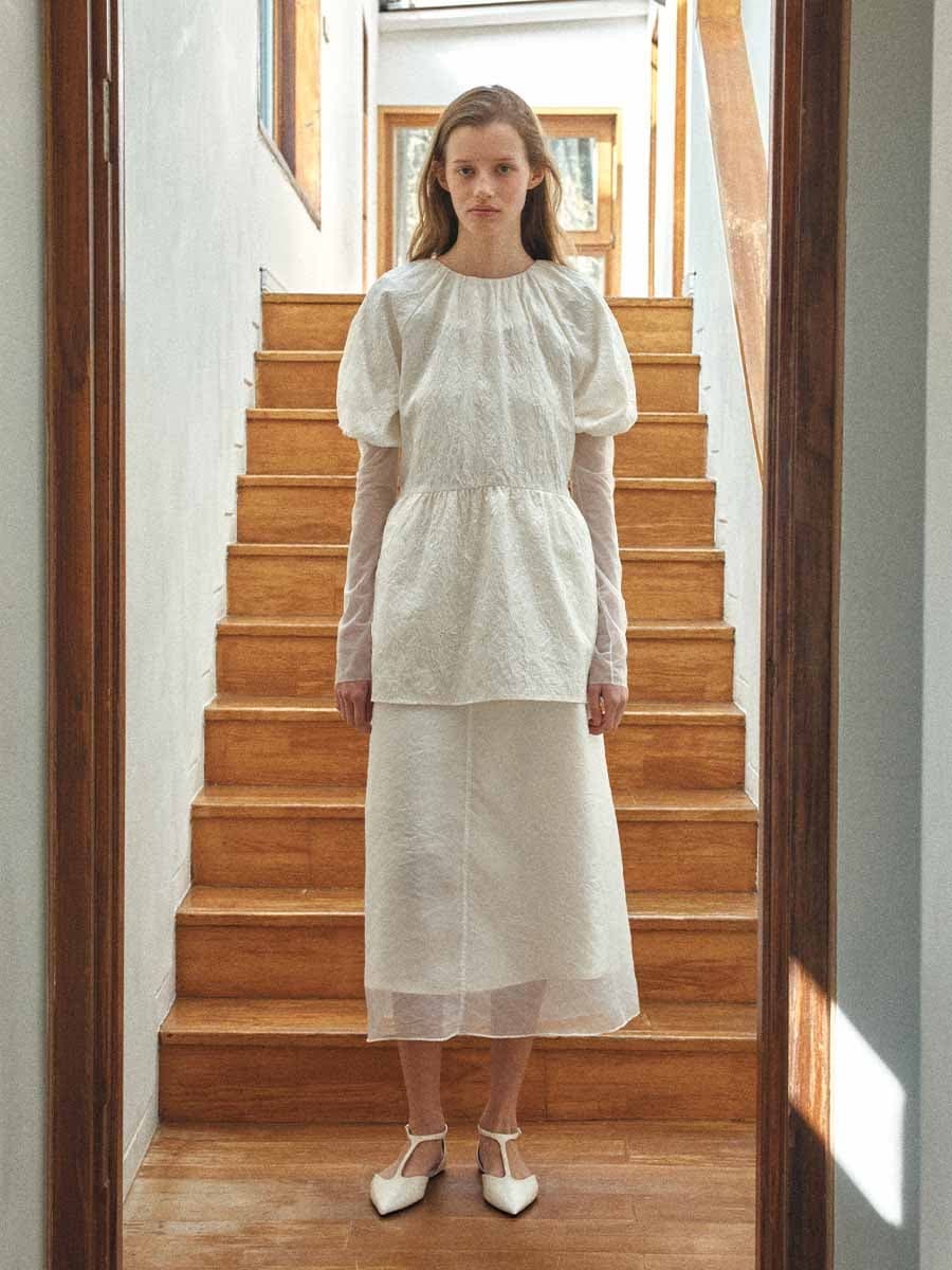 TIS JACQUARD TWO WAY SHIRRING PUFF DRESS_IVORY — vue 2