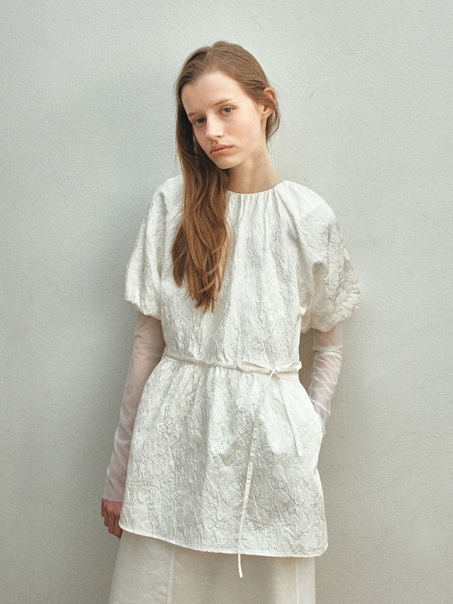 TIS JACQUARD TWO WAY SHIRRING PUFF DRESS_IVORY — vue 7