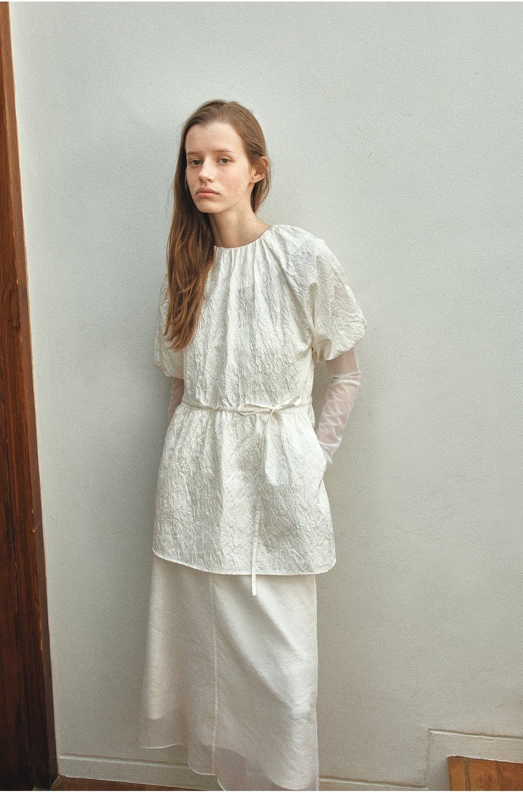 TIS JACQUARD TWO WAY SHIRRING PUFF DRESS_IVORY — vue 9