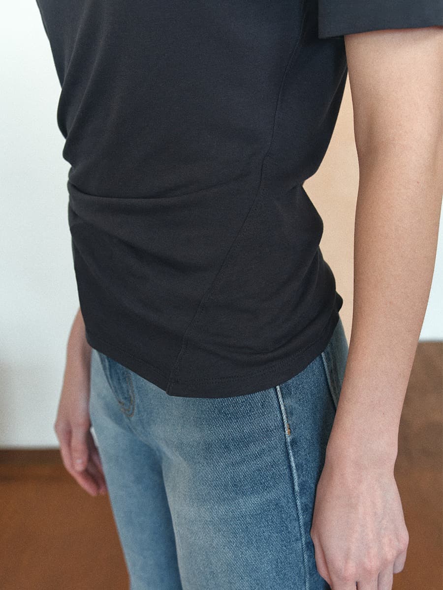 TIR DRAPED TUCK ASYMMETRIC SILK-BLEND TOP_CHARCOAL — vue 7