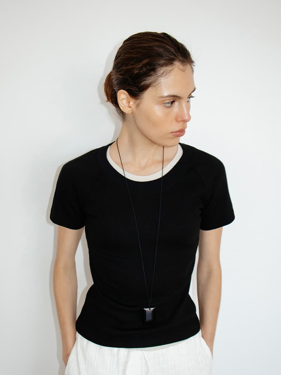 TIR U-NECK RIBBED TOP_BLACK — vue 6